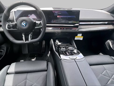 New 2027 BMW 550e xDrive AWD/4WD image 5