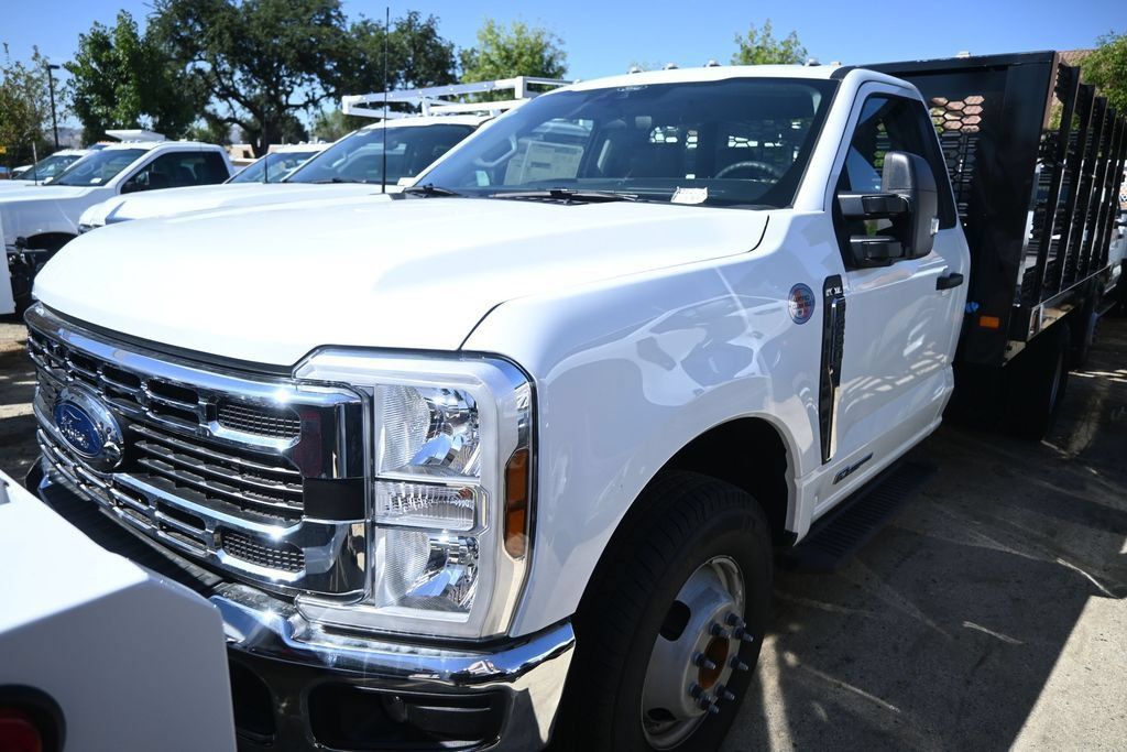 New 2025 Ford F350 XL w/ XL Chrome Package RWD image 9