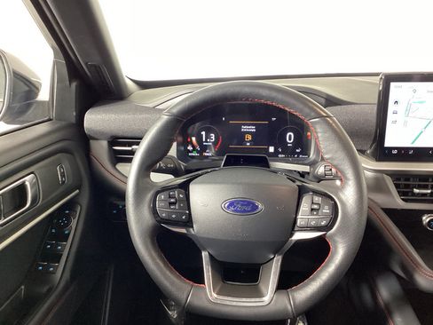 Used 2025 Ford Explorer ST-Line AWD/4WD image 23