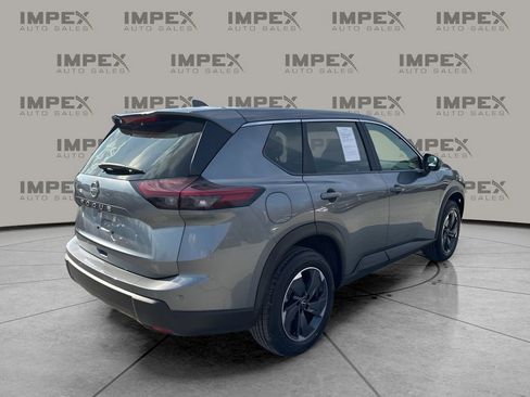 Used 2025 Nissan Rogue SV image 5