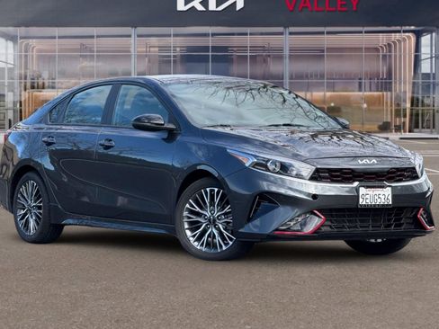 Certified 2023 Kia Forte GT-Line image 2
