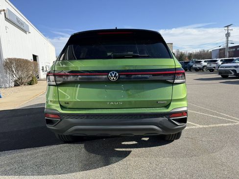 New 2026 Volkswagen Taos SE AWD/4WD image 4