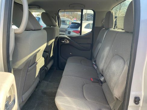 Used 2012 Nissan Frontier SV w/ SV Premium Utility Pkg image 19