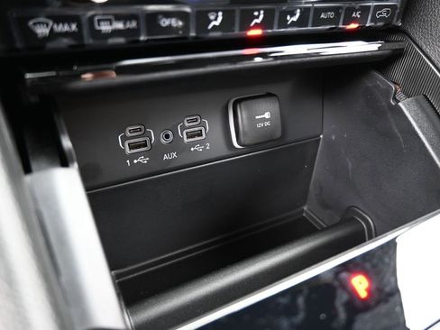 Used 2025 Jeep Grand Cherokee Laredo image 22