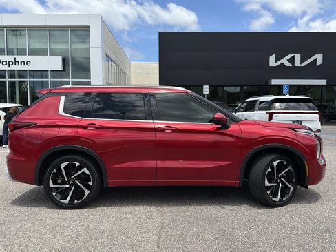 Used 2022 Mitsubishi Outlander SEL FWD image 3