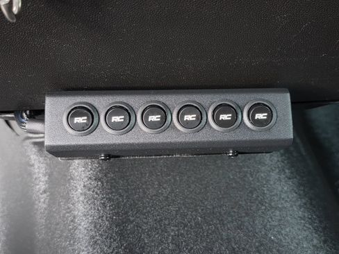 Used 2024 Chevrolet Silverado 2500 LT Z71 AWD/4WD image 17