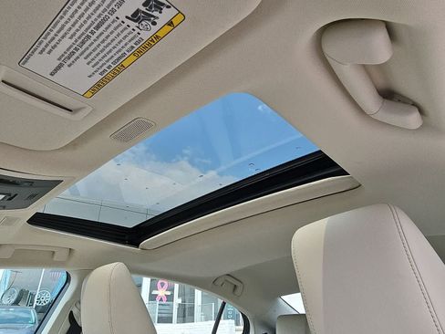 Used 2025 Lexus ES 300h w/ Premium Package FWD image 25