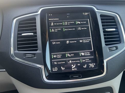 Used 2020 Volvo XC90 T6 Momentum AWD/4WD image 27