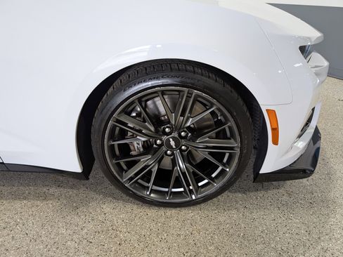 Used 2018 Chevrolet Camaro ZL1 RWD image 14