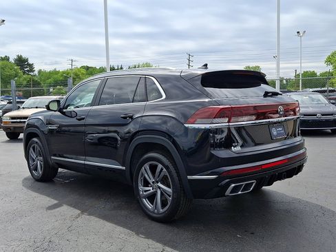 Certified 2024 Volkswagen Atlas Cross Sport SEL R-Line AWD/4WD image 4