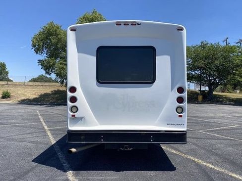 Used 2014 Ford F550 2WD Regular Cab Super Duty image 5