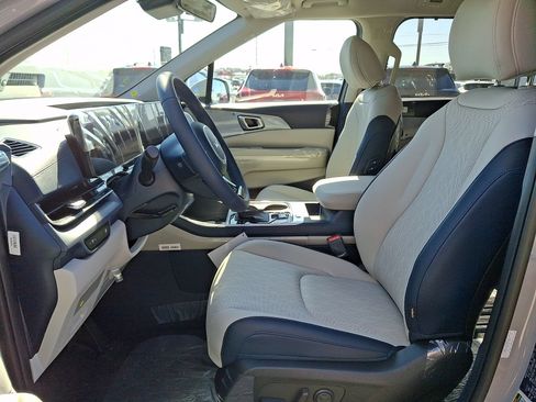 New 2026 Kia Carnival EX FWD image 13