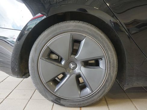 Used 2022 Tesla Model 3 Long Range AWD/4WD image 22
