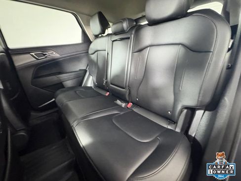 Certified 2025 Kia Sportage EX AWD/4WD image 19