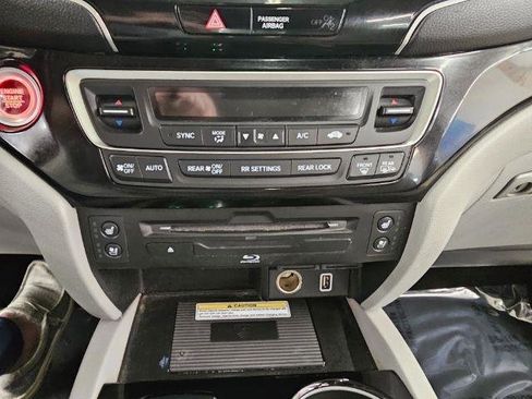 Used 2019 Honda Pilot Elite image 21