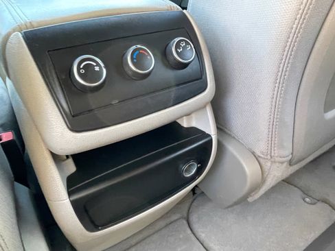 Used 2012 GMC Acadia SL w/ Preferred Package image 24