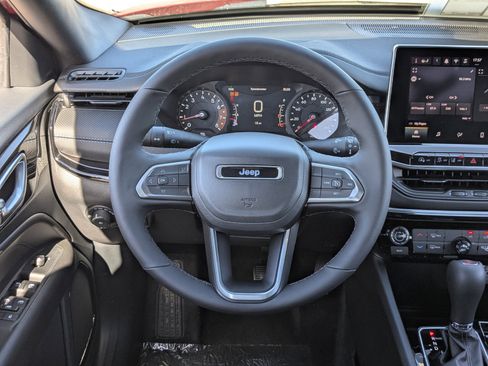 New 2026 Jeep Compass Latitude image 21