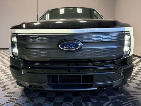 Used 2023 Ford F150 Lightning Lariat image 3