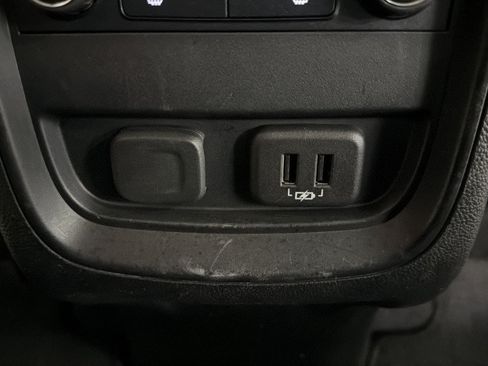 Used 2019 Buick Envision Essence FWD image 40