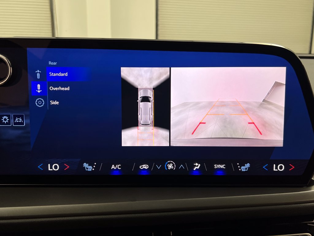Used 2024 Chevrolet Traverse LT FWD image 69