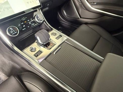 Used 2024 Jaguar XF R-Dynamic SE image 23