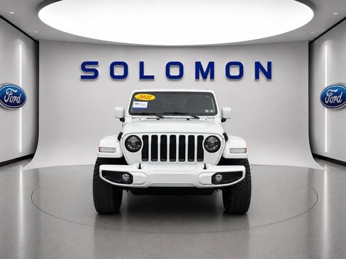 Used 2021 Jeep Wrangler Unlimited Sahara AWD/4WD image 2