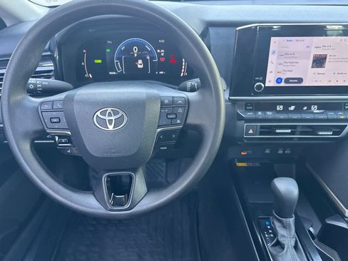 Used 2025 Toyota Camry LE AWD/4WD image 14