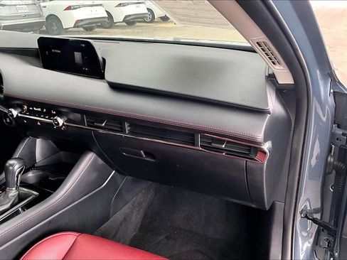 Used 2025 MAZDA MAZDA3 s image 18