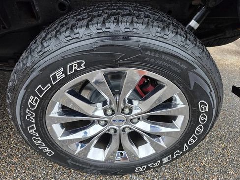 Used 2015 Ford F150 Lariat AWD/4WD image 11
