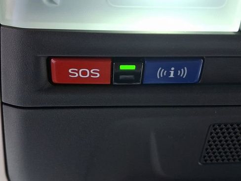 Used 2025 Subaru Crosstrek 2.0i Premium image 21