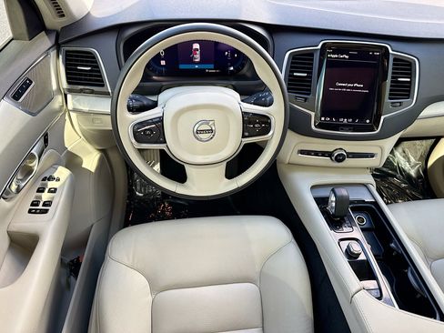 Used 2023 Volvo XC90 B5 Core w/ Protection Package Premier image 17