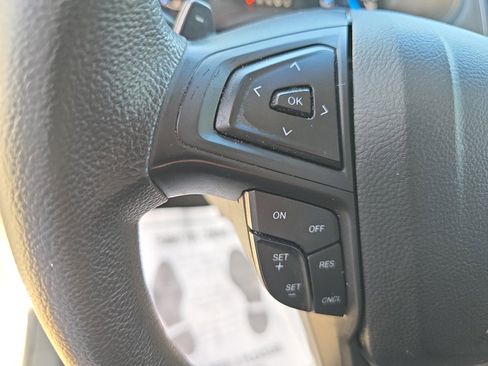 Used 2020 Ford Edge SE image 22