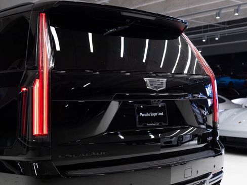 Used 2026 Cadillac Escalade ESV V w/ LPO, ONYX Package AWD/4WD image 34