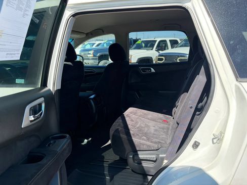 Used 2014 Nissan Pathfinder SL AWD/4WD image 11