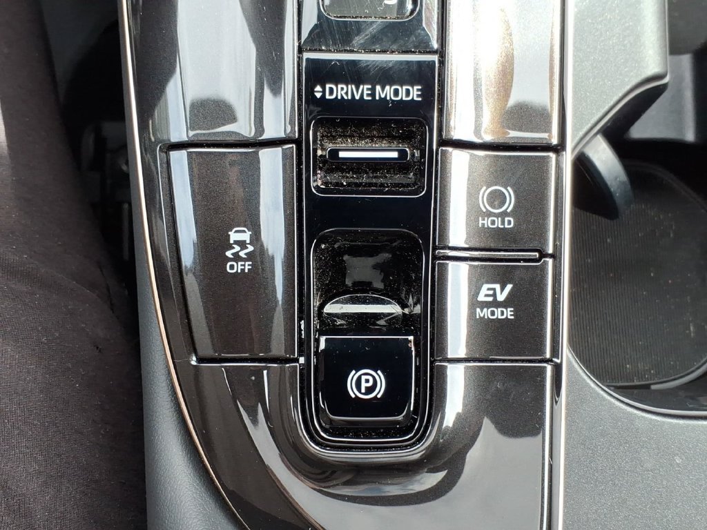 Used 2025 Toyota Crown Signia w/ Advanced Technology Package AWD/4WD image 24