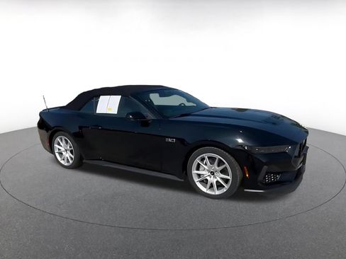 Used 2025 Ford Mustang GT Premium RWD image 2