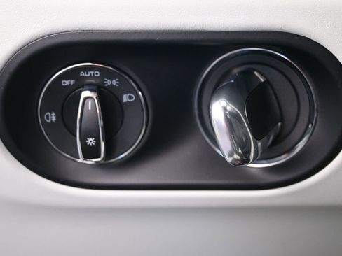 Used 2026 Porsche Macan image 24