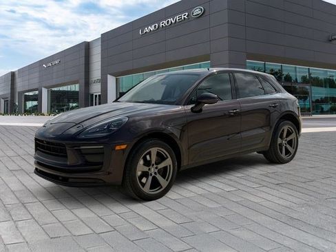Used 2022 Porsche Macan AWD/4WD image 1