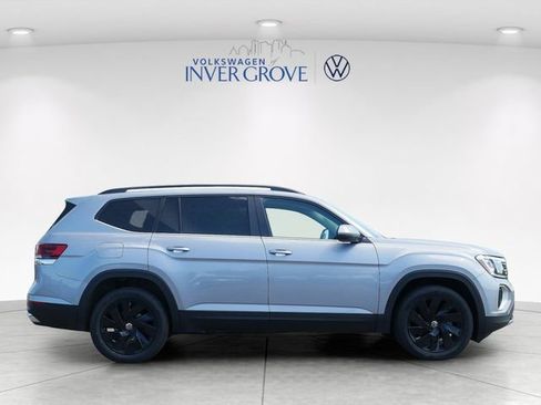 Certified 2024 Volkswagen Atlas SE w/ Panoramic Sunroof Package AWD/4WD image 8