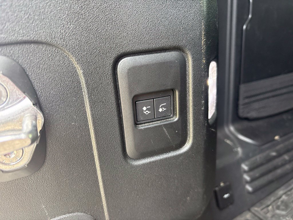 Used 2020 Land Rover Defender 110 SE AWD/4WD image 24