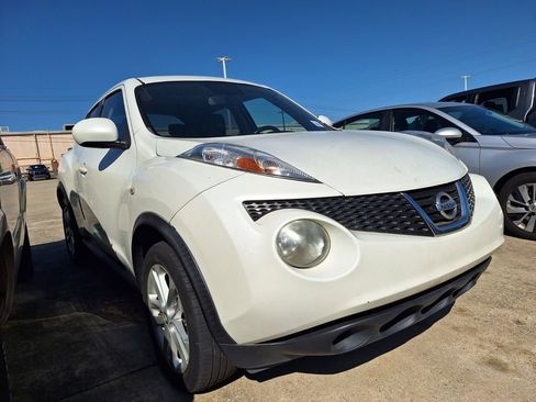 Used 2013 Nissan Juke SV image 3