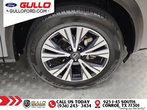 Used 2023 Nissan Rogue SV image 29