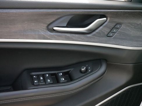 Used 2022 Jeep Grand Cherokee Limited 4xe image 19