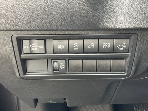 Used 2022 Toyota Tundra SR5 AWD/4WD image 29