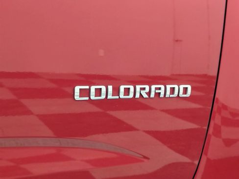 Used 2017 Chevrolet Colorado Z71 image 13