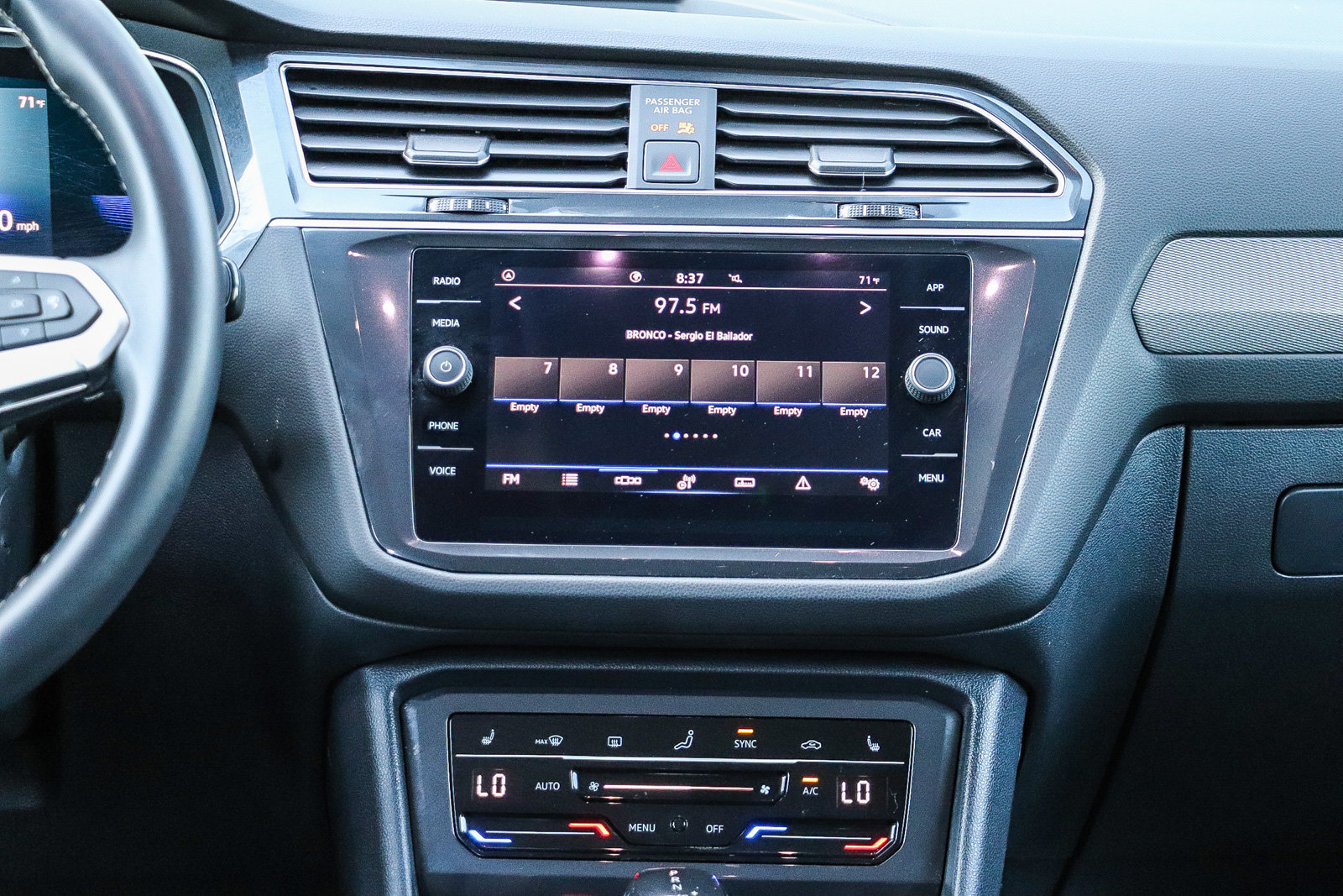 Used 2023 Volkswagen Tiguan SE FWD image 14