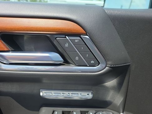 Used 2023 GMC Sierra 1500 Denali AWD/4WD image 19