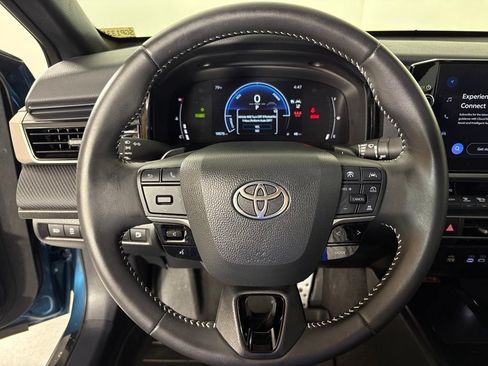 Used 2025 Toyota Camry SE w/ Multimedia Upgrade Package FWD image 23