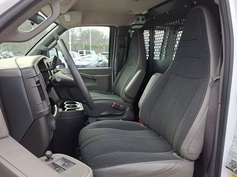 Used 2023 GMC Savana 2500 Work Van w/ Driver Convenience Package image 17