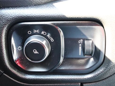 Used 2024 RAM 1500 Laramie RWD image 45